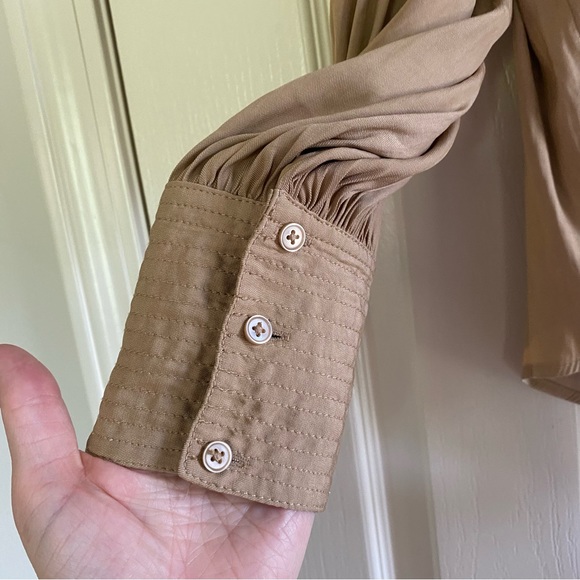 Banana Republic | Balloon Sleeve Button Down Blouse - Picture 4 of 7